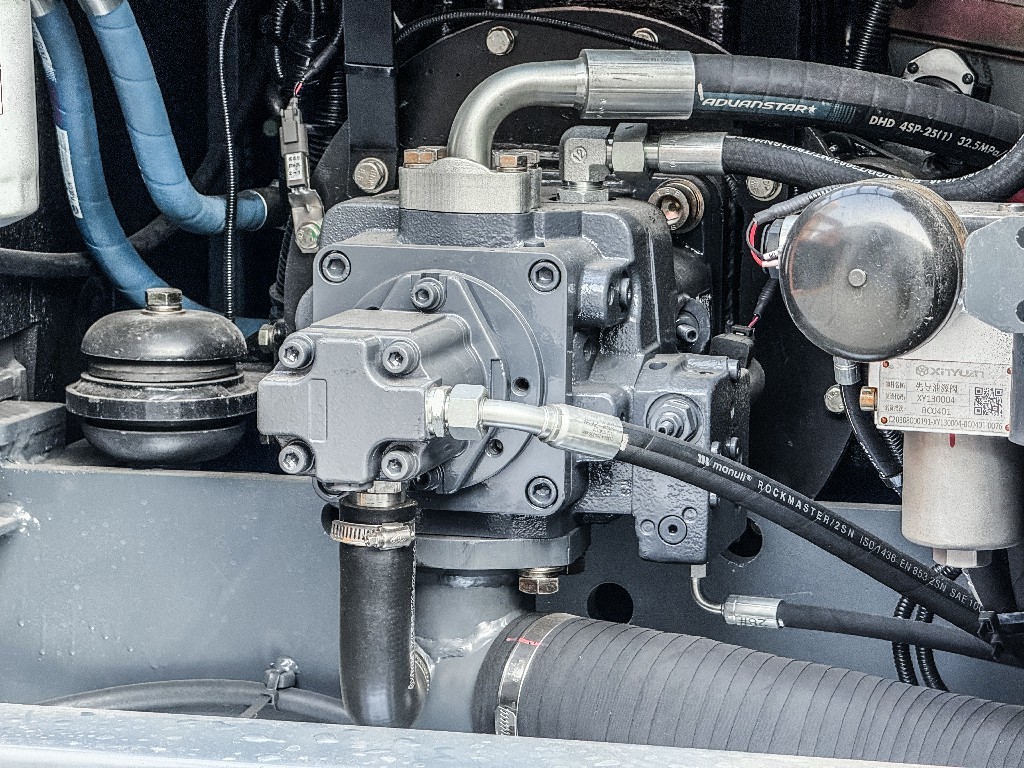 C130G4 轮式挖掘机