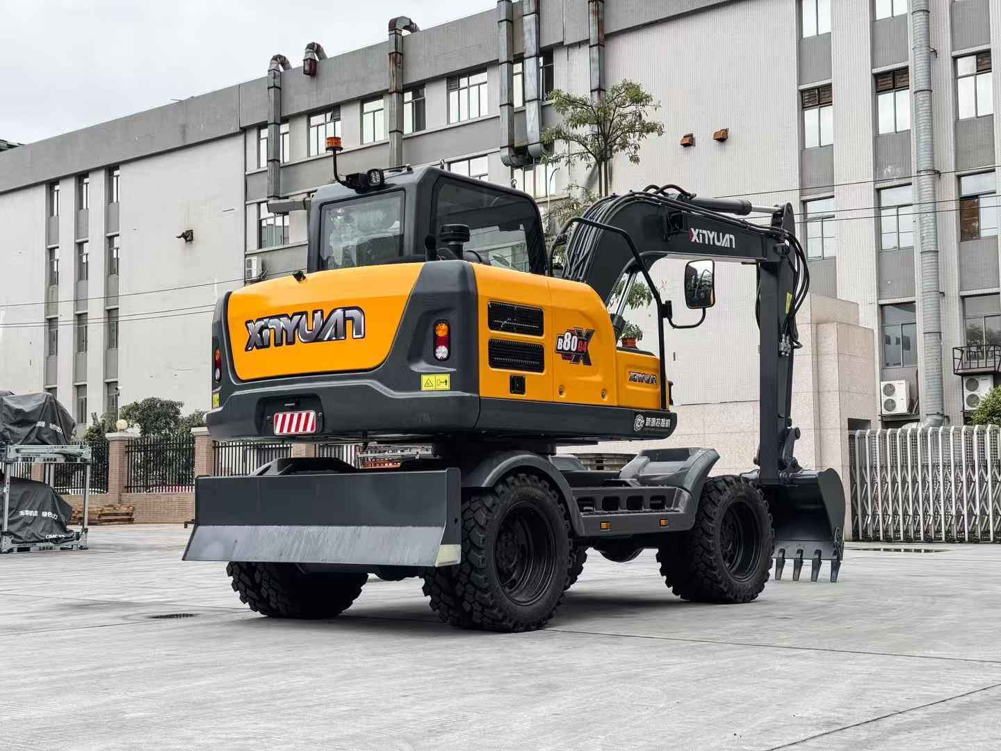 B80G4 轮式挖掘机