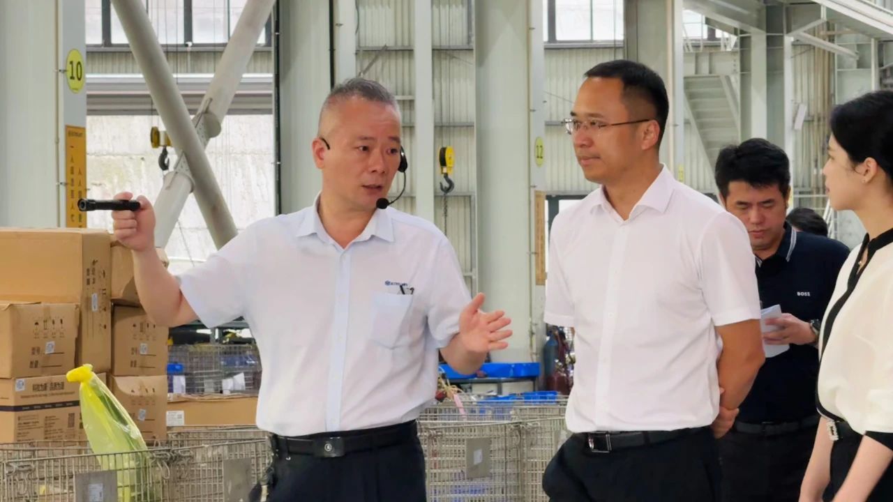泉州市政府副市长雷连鸣一行莅临新源重工参访调研